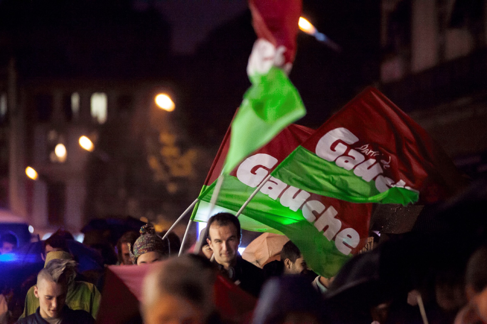 Manifestation du Parti de Gauche avec les drapeaux rouges et verts